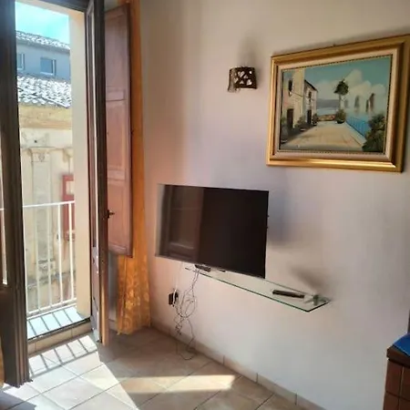 Casa Calabrisella - Centro Storico Di - Free Wi-fi Apartament *